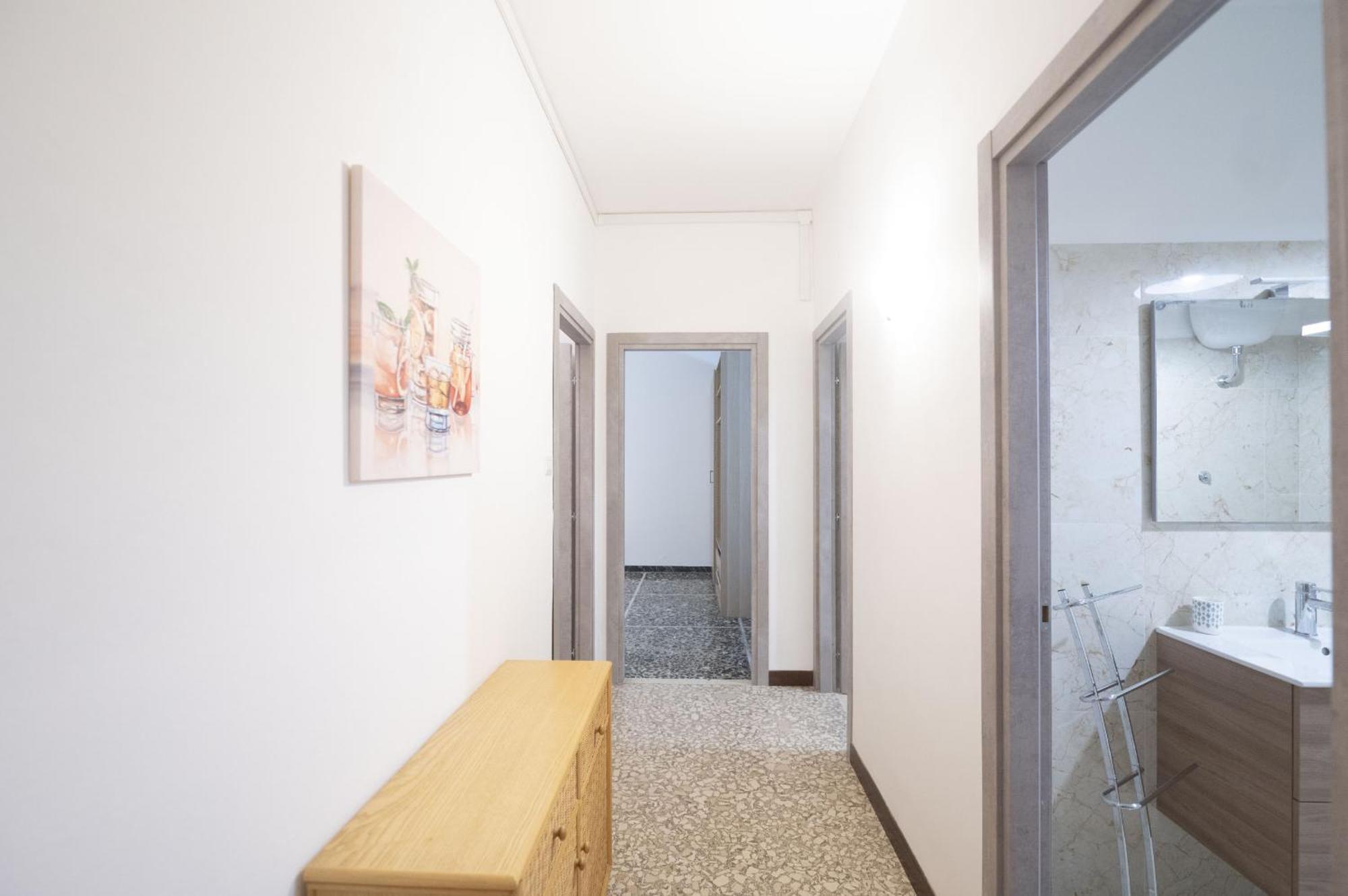 Spacious And Bright 3br Family Apartment Rom