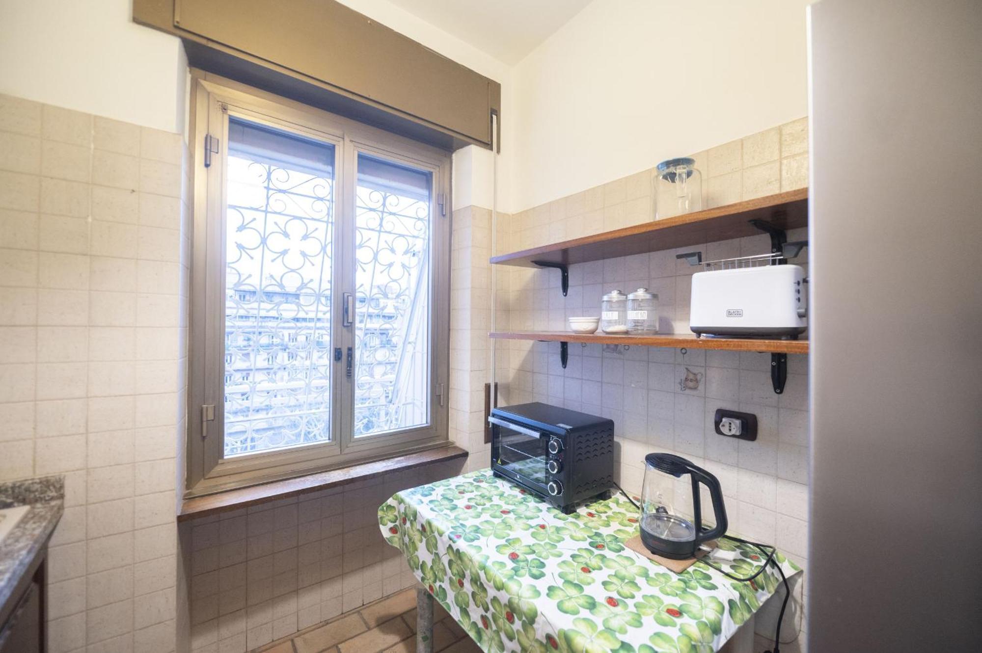 Spacious And Bright 3br Family Apartment Rom